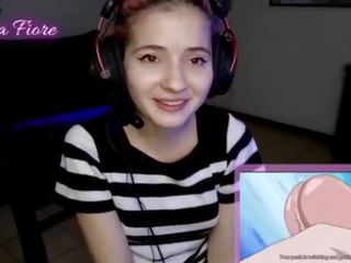 18yo youtuber makakakuha ng desiring pagtitig hentai sa panahon ng ang stream at masturbates - emma fiore