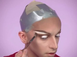 Miz cracker’s öwrülmek