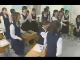 Šialené japonské školské